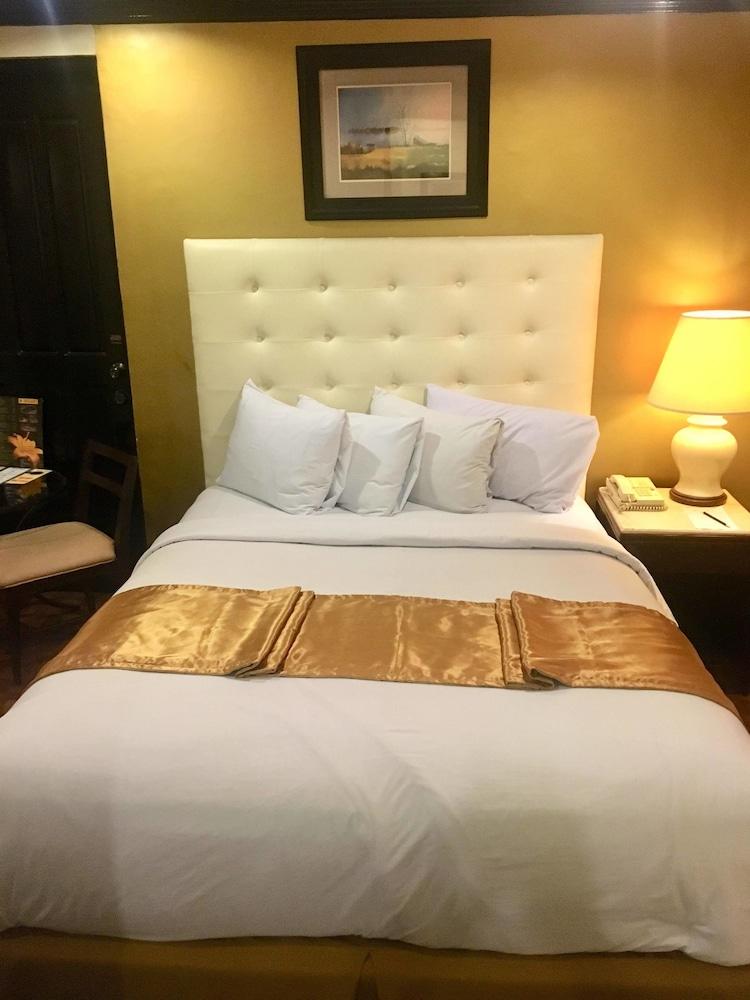Lourdes Suites Макати Экстерьер фото