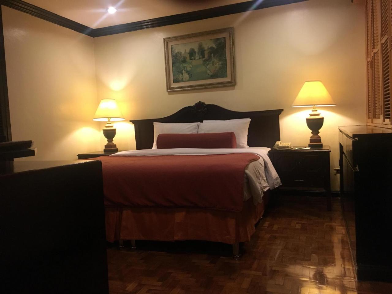 Lourdes Suites Макати Экстерьер фото