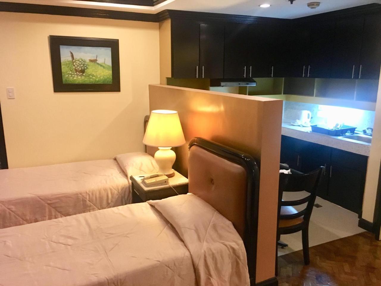 Lourdes Suites Макати Экстерьер фото