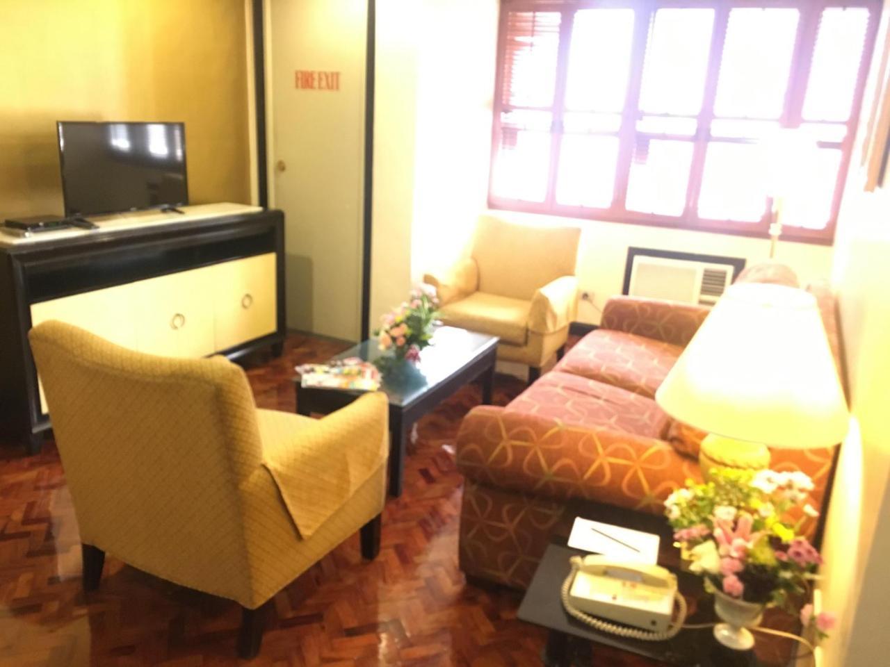 Lourdes Suites Макати Экстерьер фото